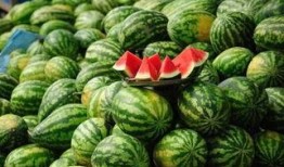 诸暨网红吃瓜事件真相,真相背后引人深思