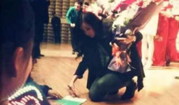 爆料明星让粉丝下跪视频,粉丝行为背后的道德反思